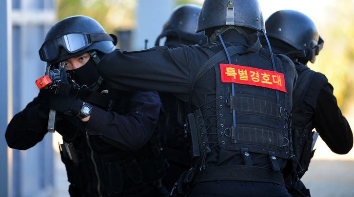 99798D495AF0F05C04D6E4