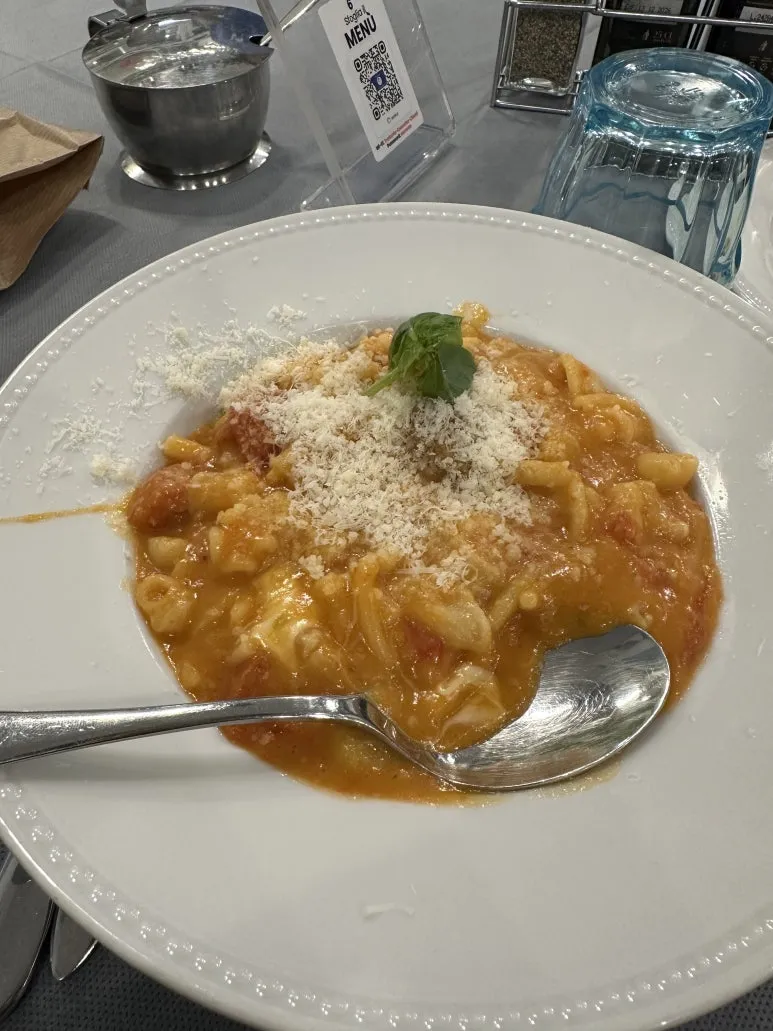 IMG_2584.JPG?type=w773