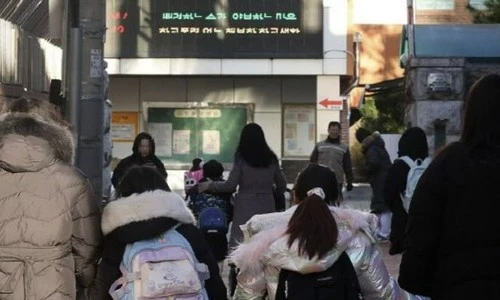 ?src=%22https%3A%2F%2Fimages-cdn.newspic.kr%2Fthumb3%2F2025%2F01%2F09%2F31c324e4-7283-422e-8bf6-958c05221d4c.jpg%22&type=ff500_300