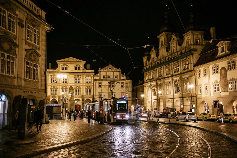 215DD44356601DF91256F9