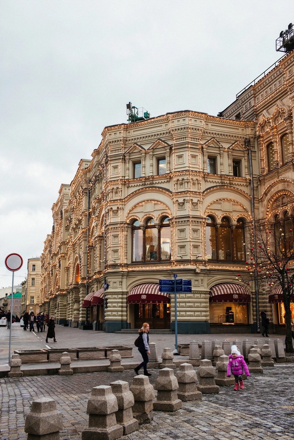 2351FB4954C12F9A15C6BD