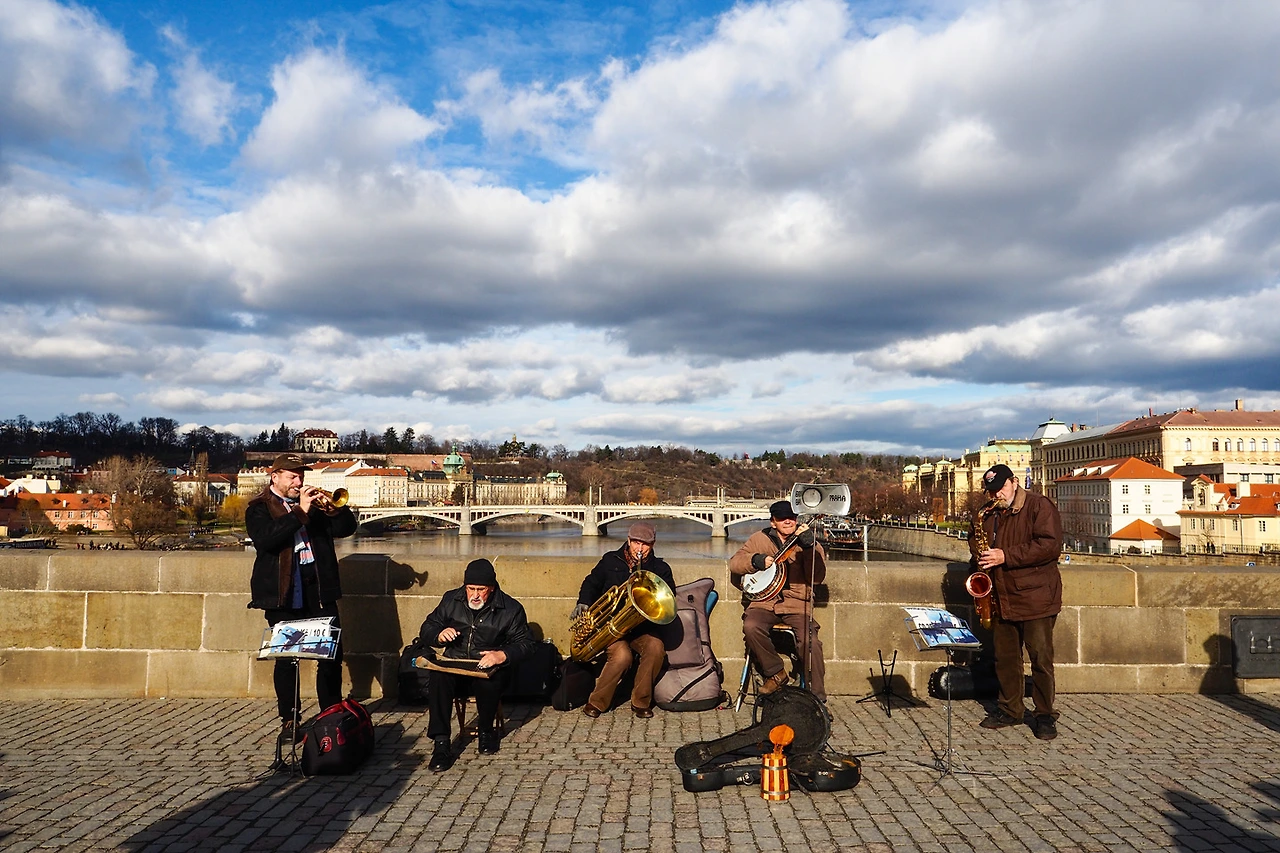 213F323856C581DB2A6117