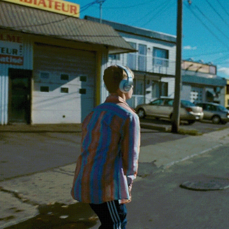 Mommy.2014.720p.BluRay.x264.AAC-YTS.MX.mp4_001731104.gif?type=w773