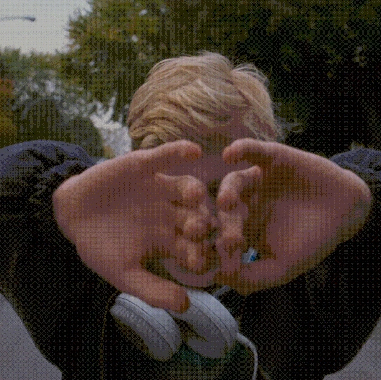 Mommy.2014.720p.BluRay.x264.AAC-YTS.MX.mp4_004619197.gif?type=w773