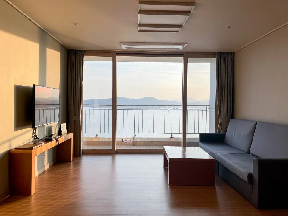 %EA%B3%A0%ED%9D%A5_%EC%8D%AC%EB%B0%B8%EB%A6%AC_%EB%A6%AC%EC%A1%B0%ED%8A%B8_(4).jpg?type=w966