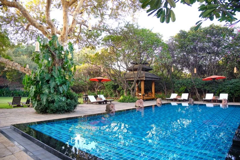 %ED%81%AC%EA%B8%B0%EB%B3%80%ED%99%98The_Hotel_Tharabar_Gate_DSCF9730.jpg?type=w1200