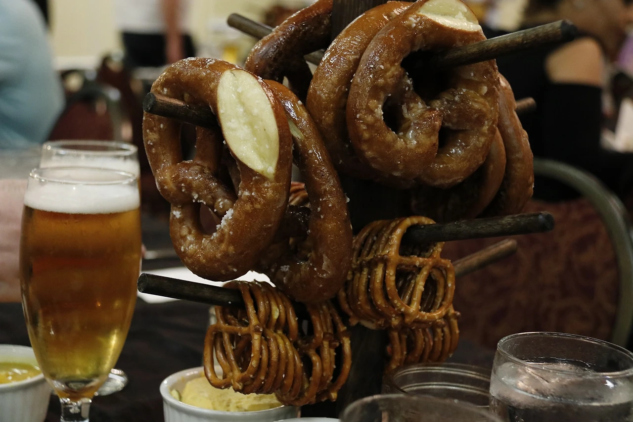 14.Bingemans Okto-Prizels.JPG