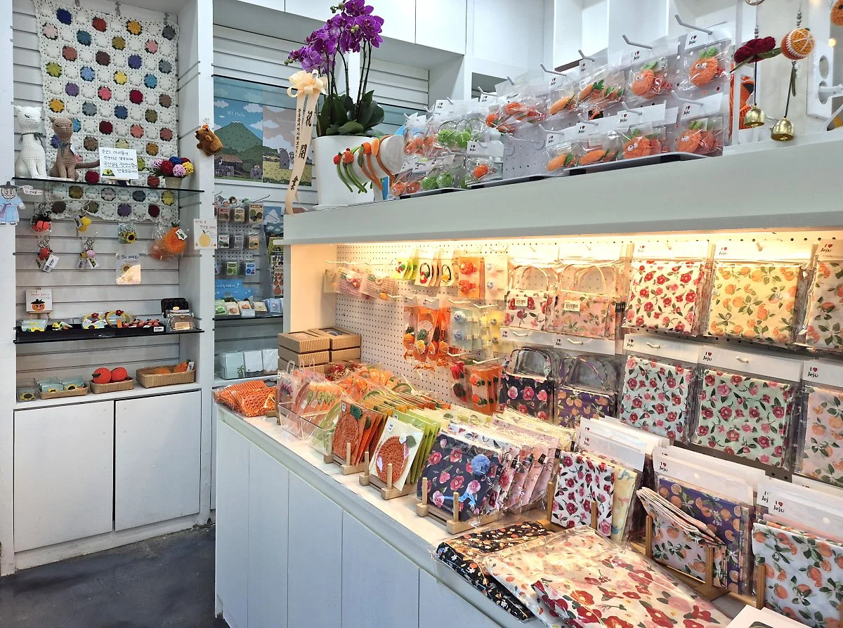 %ED%98%BC%EB%94%94%EB%A7%88%EC%BC%93%EC%97%94_%EB%B9%A8%EA%B0%84%EB%8F%99%EB%B0%B1%EA%BD%83%EC%9D%84_%EB%AA%A8%ED%8B%B0%EB%B8%8C%EB%A1%9C_%ED%95%9C_%EC%A0%9C%ED%92%88%EC%9D%B4_%EB%A7%8E%EB%8B%A4.jpg?type=w1200