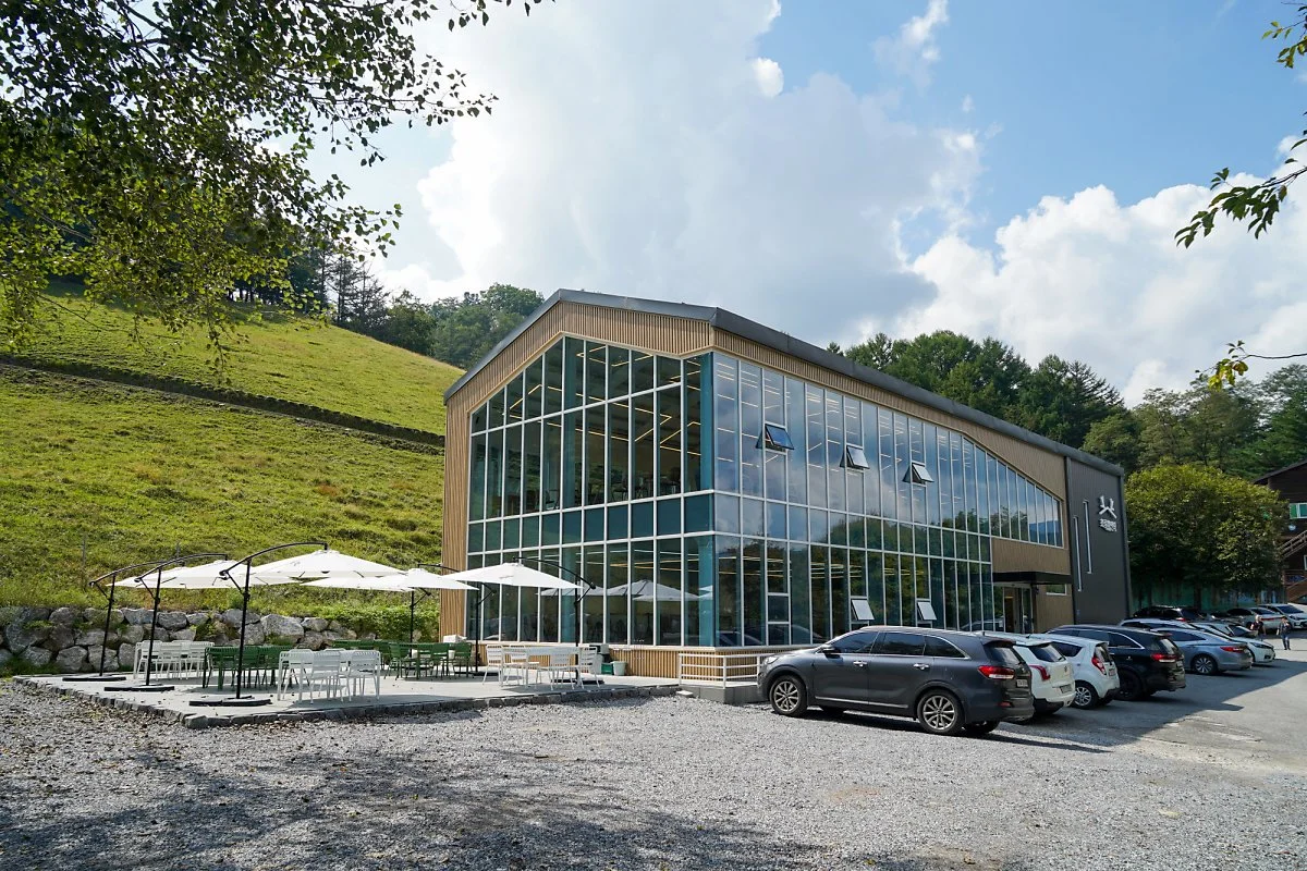 %ED%83%9C%EB%B0%B1_%EC%B4%88%EB%A1%9D%EB%BF%94%EC%96%B8%EB%8D%95_%282%29.jpg?type=w1200