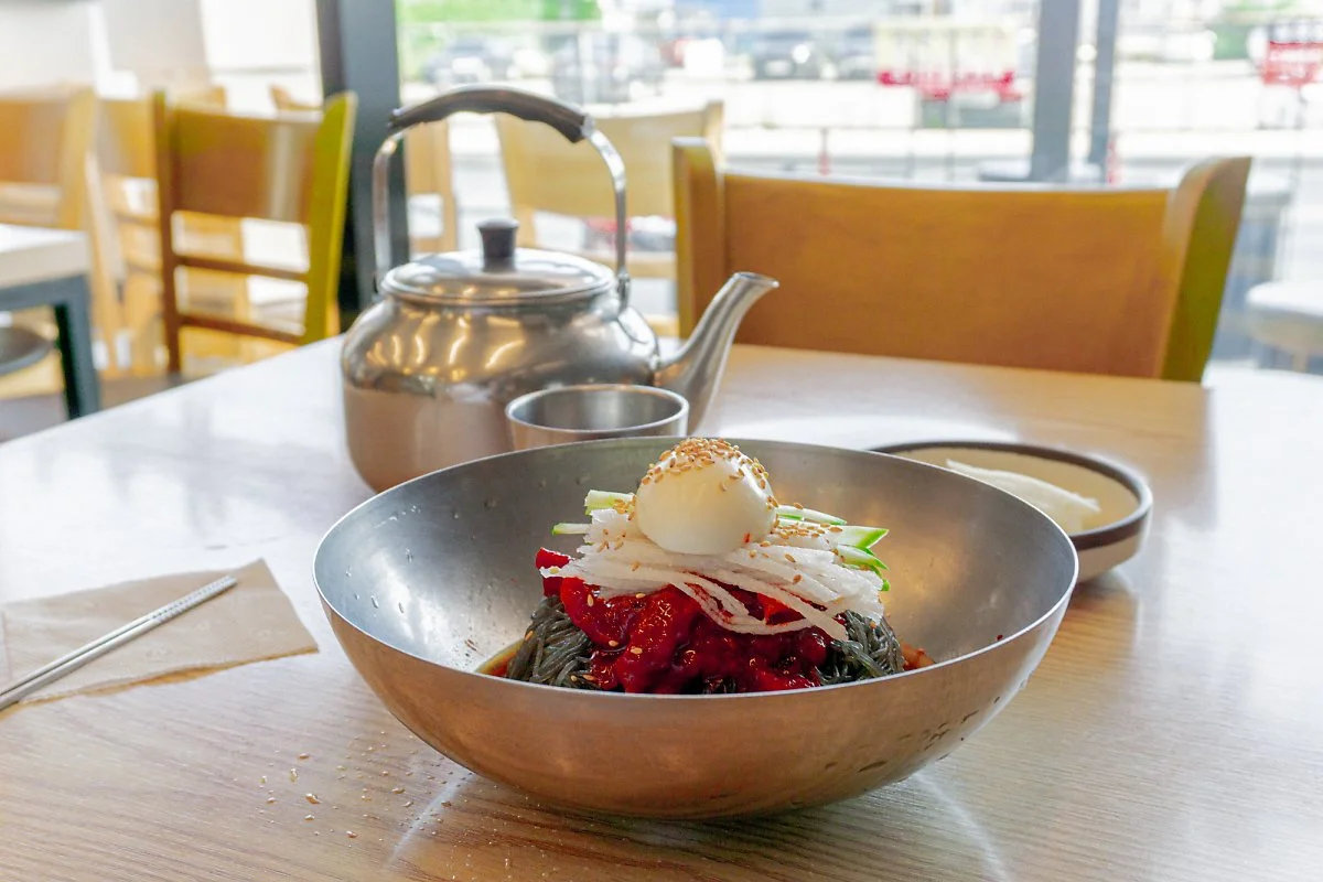 11_%EB%94%B0%EB%9C%BB%ED%95%98%EA%B2%8C_%EB%A7%88%EC%8B%A4_%EC%88%98_%EC%9E%88%EB%8A%94_%EB%83%89%EB%A9%B4_%EC%9C%A1%EC%88%98%EC%99%80_%EC%8B%9C%EC%9B%90%ED%95%9C_%EB%AA%85%ED%83%9C%ED%9A%8C%EB%83%89%EB%A9%B4.jpg?type=w1200