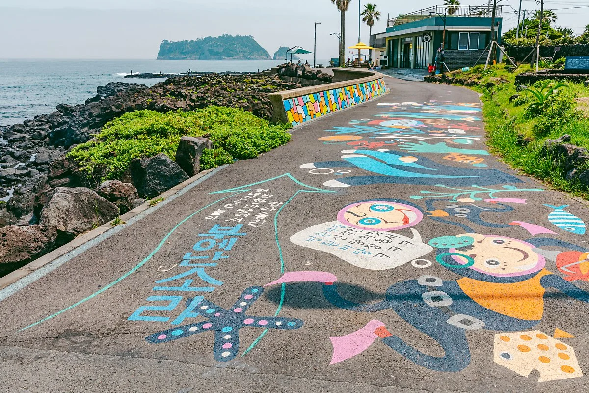 d_%EC%A0%9C%EC%A3%BC_%ED%95%B4%EB%85%80%EA%B0%80_%EC%83%88%EA%B2%A8%EC%A7%84_%EC%95%8C%EB%A1%9D%EB%8B%AC%EB%A1%9D%ED%95%9C_%EA%B8%B8.jpg?type=w1200