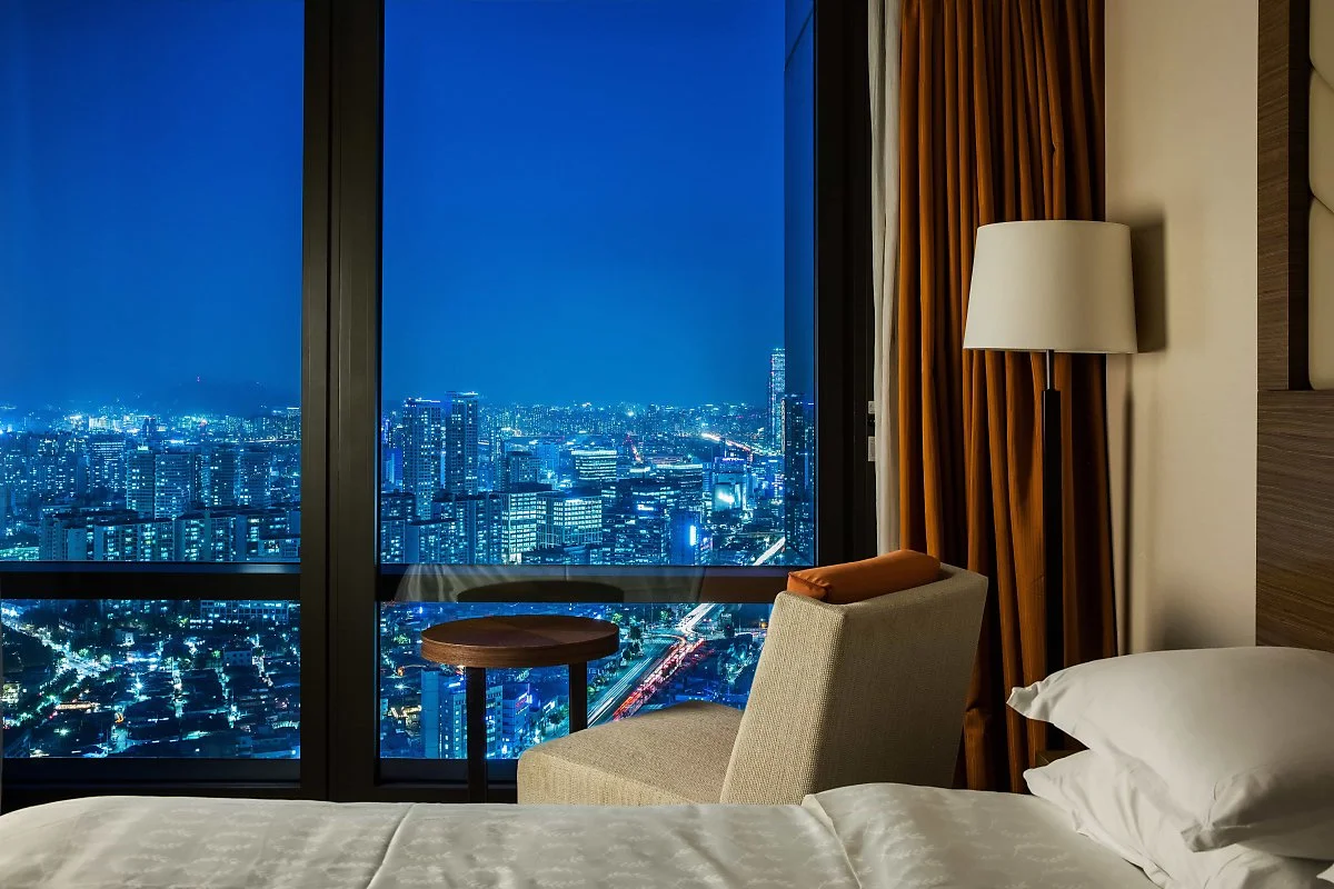 %EC%89%90%EB%9D%BC%ED%86%A4_%EC%84%9C%EC%9A%B8_%EB%94%94%ED%81%90%EB%B8%8C%EC%8B%9C%ED%8B%B0_%ED%98%B8%ED%85%94_%EA%B0%9D%EC%8B%A4_%EB%82%B4_%EC%95%BC%EA%B2%BD.jpg?type=w1200