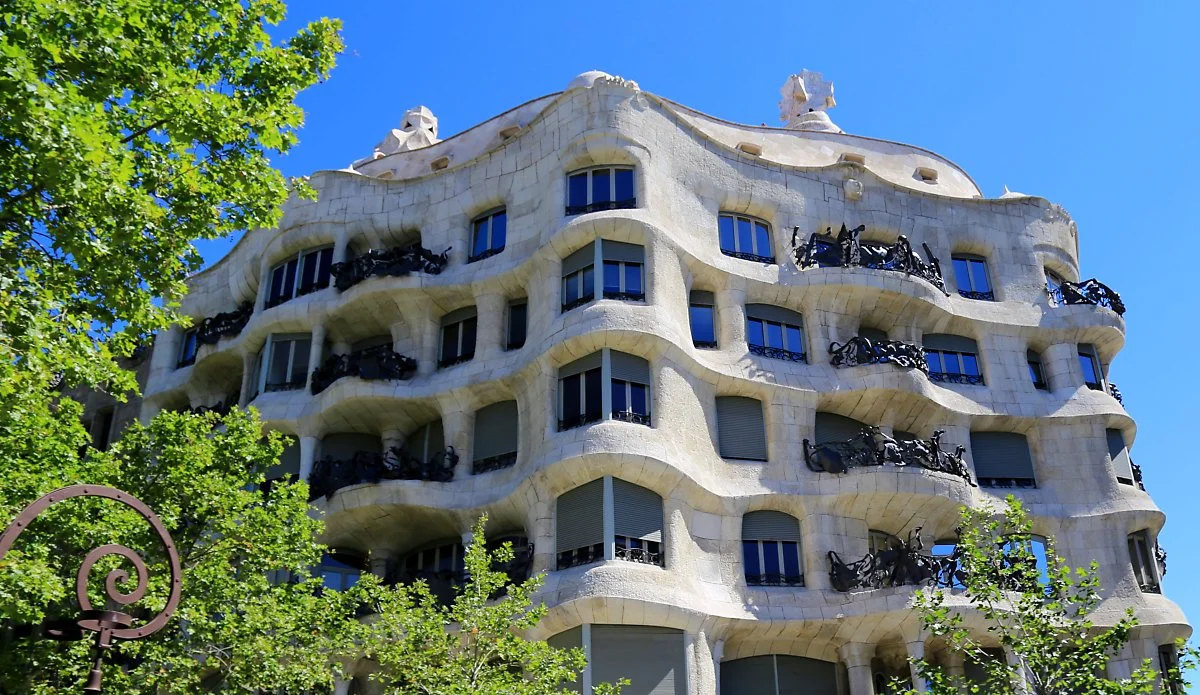 3_%EA%B9%8C%EC%82%AC_%EB%B0%80%EB%9D%BC_%EC%99%B8%EA%B4%80.jpg?type=w1200