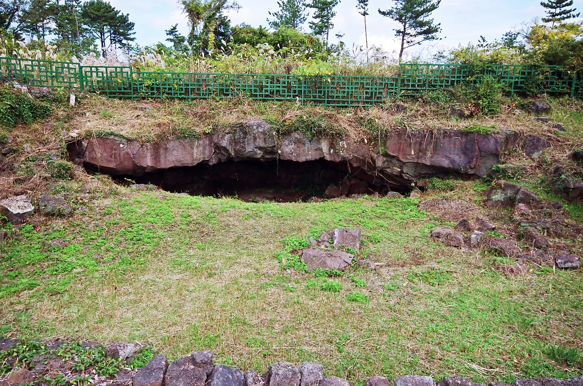 16._%EB%B6%81%EC%B4%8C%EC%84%A0%EC%82%AC%EC%9C%A0%EC%A0%81%EC%A7%80._%EB%B6%81%EC%B4%8C%EB%8F%99%EA%B5%B4.JPG?type=w1200