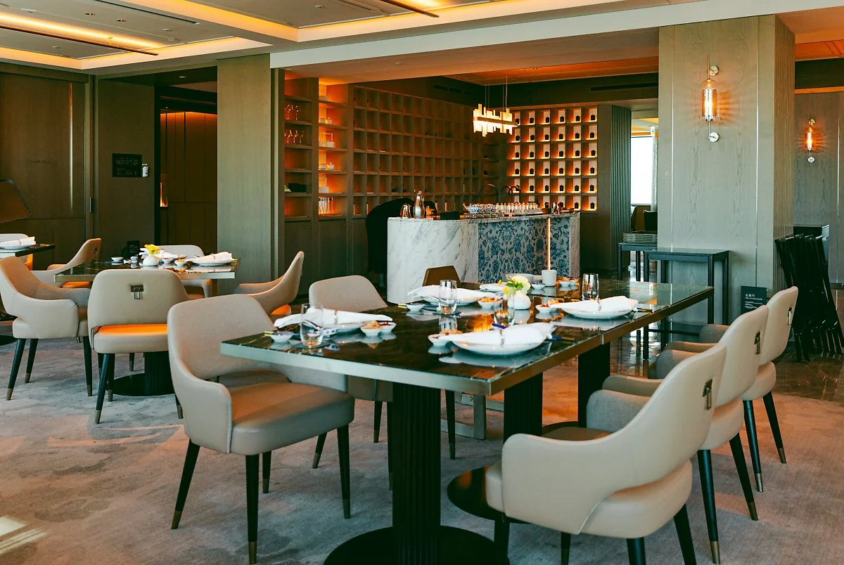 d_%EB%A1%AF%EB%8D%B0%ED%98%B8%ED%85%94%EC%9B%94%EB%93%9C_%EB%8F%84%EB%A6%BC_The_Canton_Table_1.jpg?type=w1200