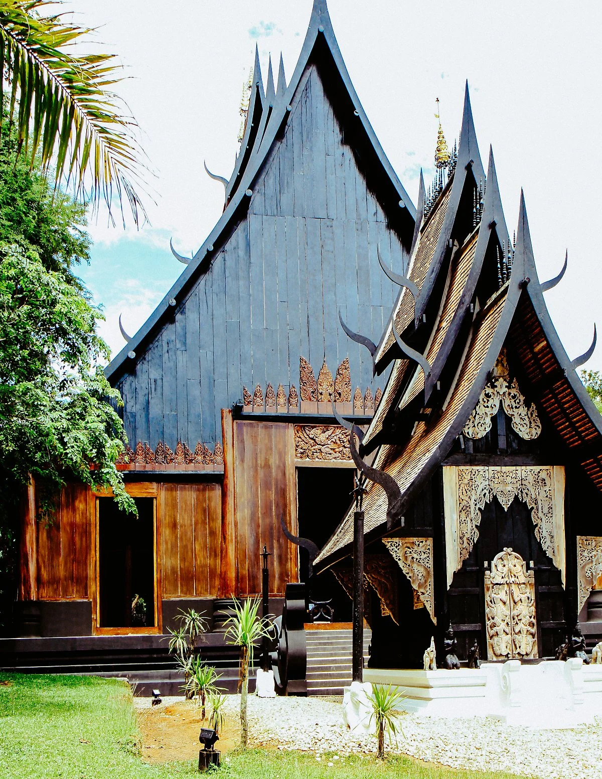 %EA%B2%80%EC%9D%80%EC%A7%91.jpg?type=w1200