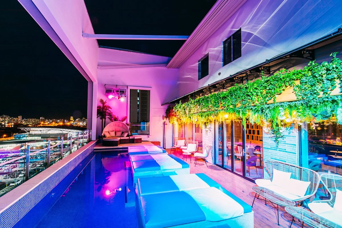 Hound_Pool_Night_%286%29.JPG?type=w1200