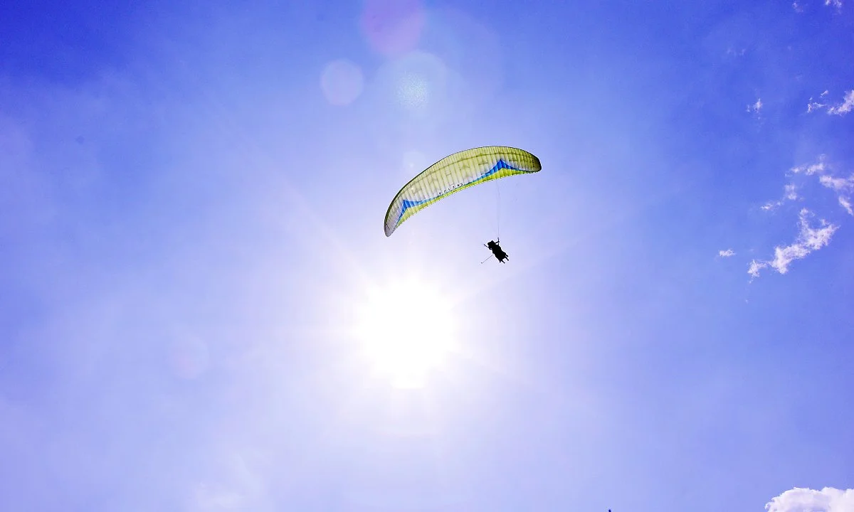 %EC%96%91%EB%B0%A9%EC%82%B0%ED%99%9C%EA%B3%B5%EC%9E%A5%EC%97%90%EC%84%9C_%EB%82%A0%EC%95%84%EC%98%A4%EB%A5%B8_%ED%8C%A8%EB%9F%AC%EA%B8%80%EB%9D%BC%EC%9D%B4%EB%8D%94%EA%B0%80_%EB%82%A8%ED%95%9C%EA%B0%95_%EC%9C%84_%ED%95%98%EB%8A%98%EC%9D%84_%EB%82%9C.JPG?type=w1200