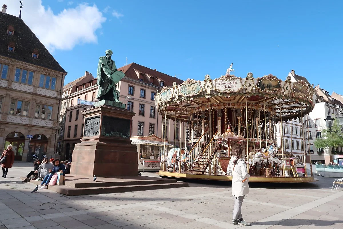 %EA%B5%AC%ED%85%90%EB%B2%A0%EB%A5%B4%ED%81%AC_%EA%B4%91%EC%9E%A5.jpg?type=w1200