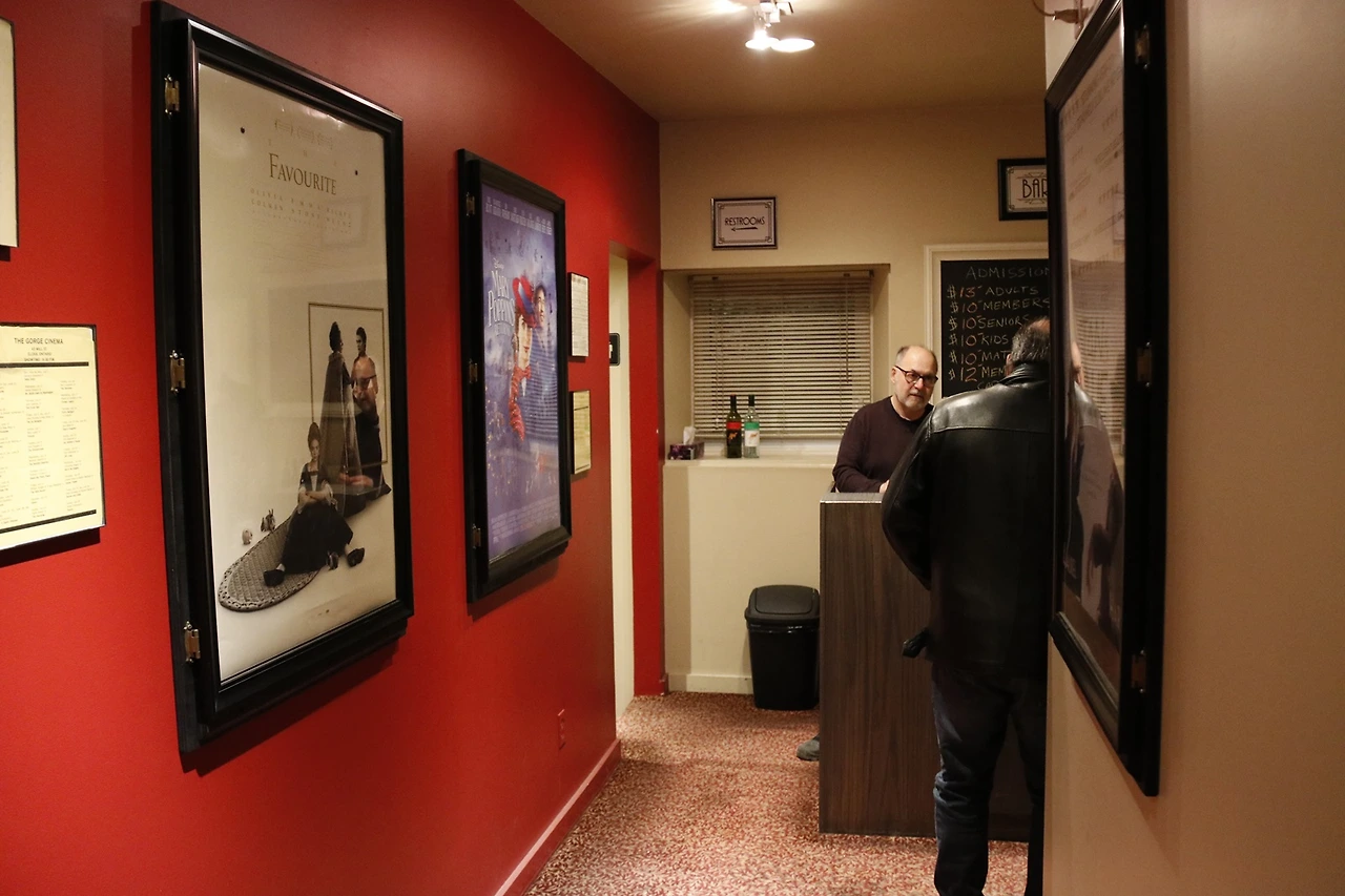 43.Gorge Cinema-2.JPG