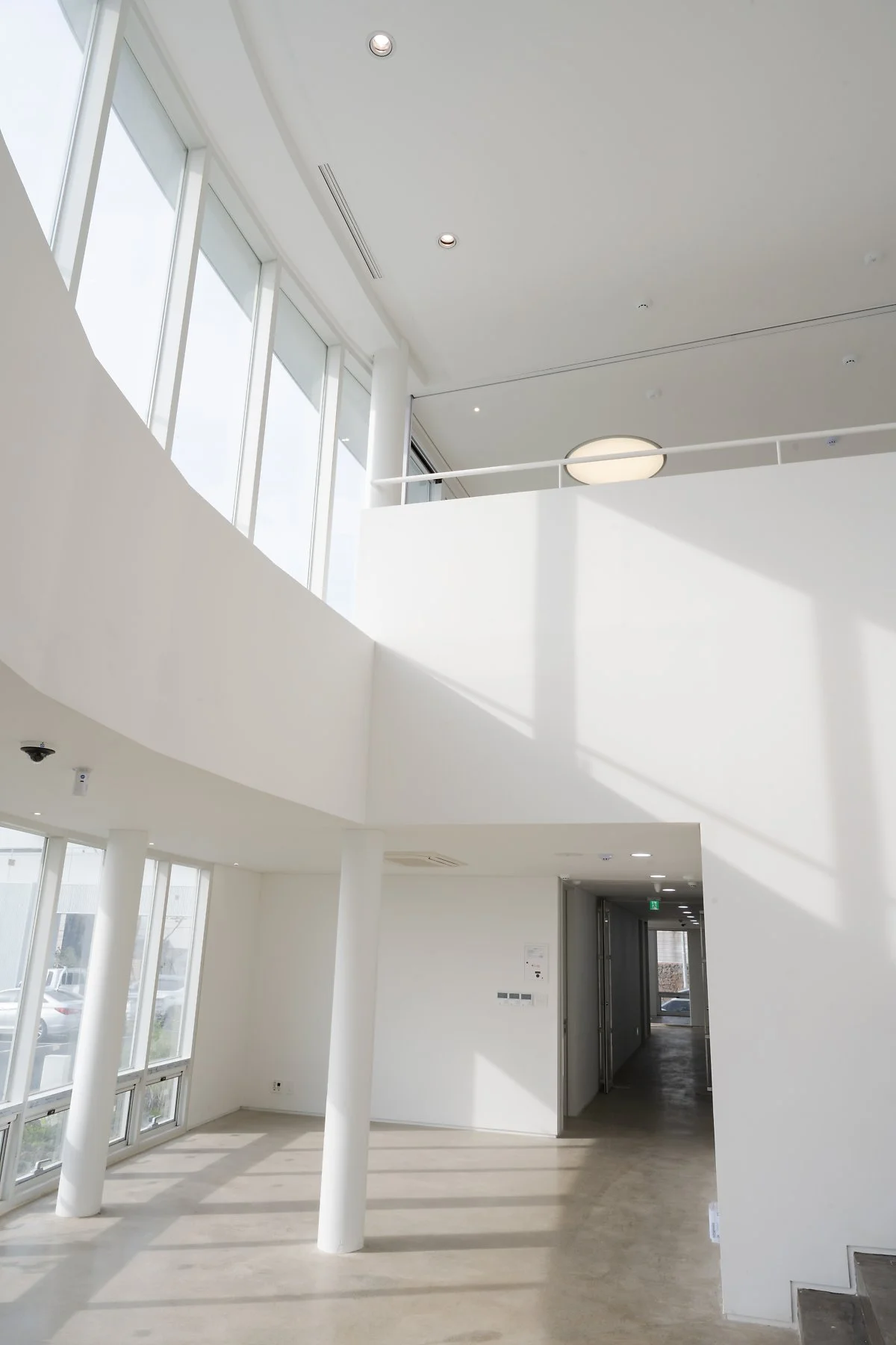 15._%EB%AF%B8%EC%8A%A4%ED%84%B0_%EB%B0%80%ED%81%AC%EC%9D%98_%EB%82%B4%EB%B3%B4_%EC%97%AD%EC%8B%9C_%EC%98%A8%ED%86%B5_%ED%9D%B0%EC%83%89%EC%9D%B4%EB%8B%A4.jpg?type=w1200