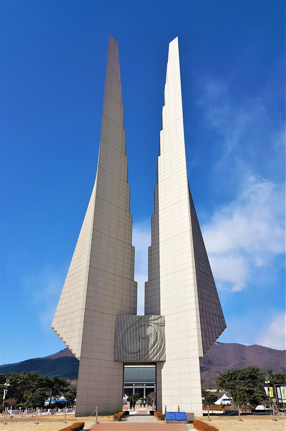 %EC%B2%9C%EC%95%88_%EB%8F%85%EB%A6%BD%EA%B8%B0%EB%85%90%EA%B4%80_%EC%A0%95%EB%AC%B8_%EC%9D%B4%EC%84%A4%EC%95%84.jpg?type=w1200