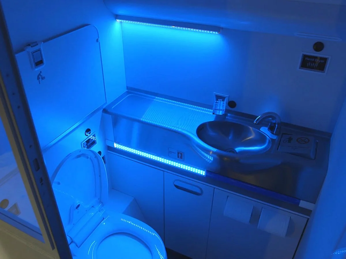 SelfDisinfectingLavatory%28C%29Boeing.jpg?type=w1200