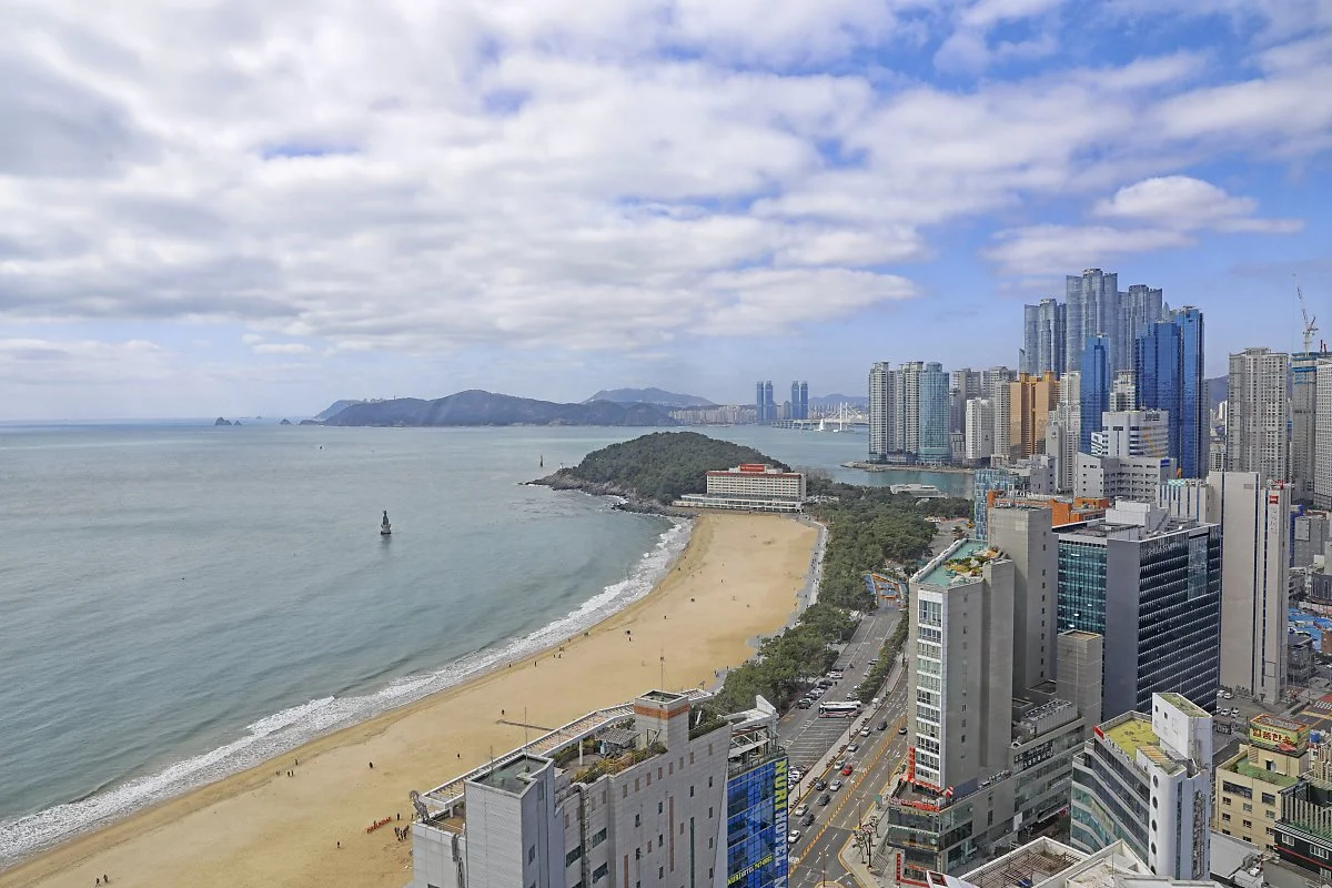 %EC%BD%94%EC%98%A4%EB%A1%B1%EC%94%A8%ED%81%B4%EB%9D%BC%EC%9A%B0%EB%93%9C%ED%98%B8%ED%85%94%281%29.jpg?type=w1200