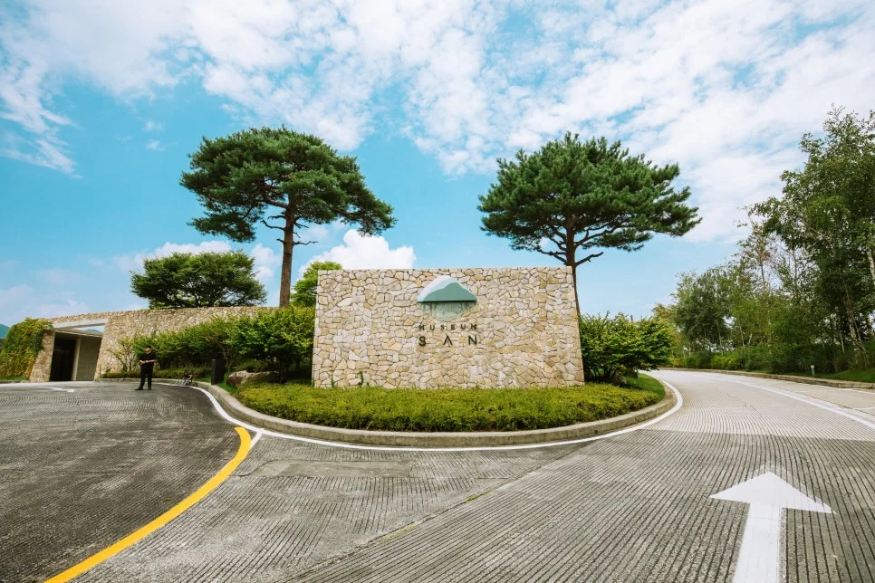 %EB%AE%A4%EC%A7%80%EC%97%84_%EC%82%B0-10-2.jpg?type=w966