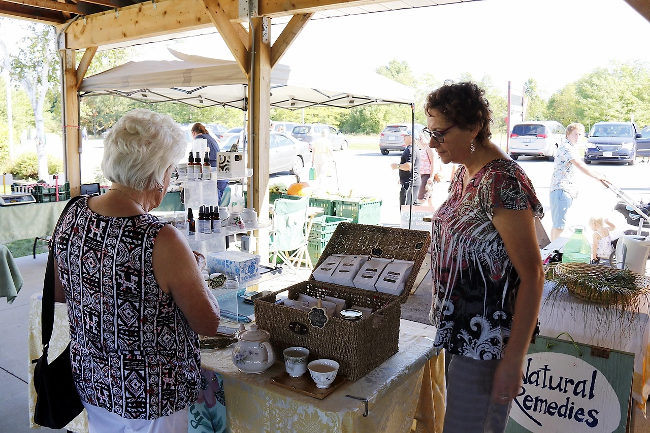 5.Codrington Farmer's Market-4.JPG