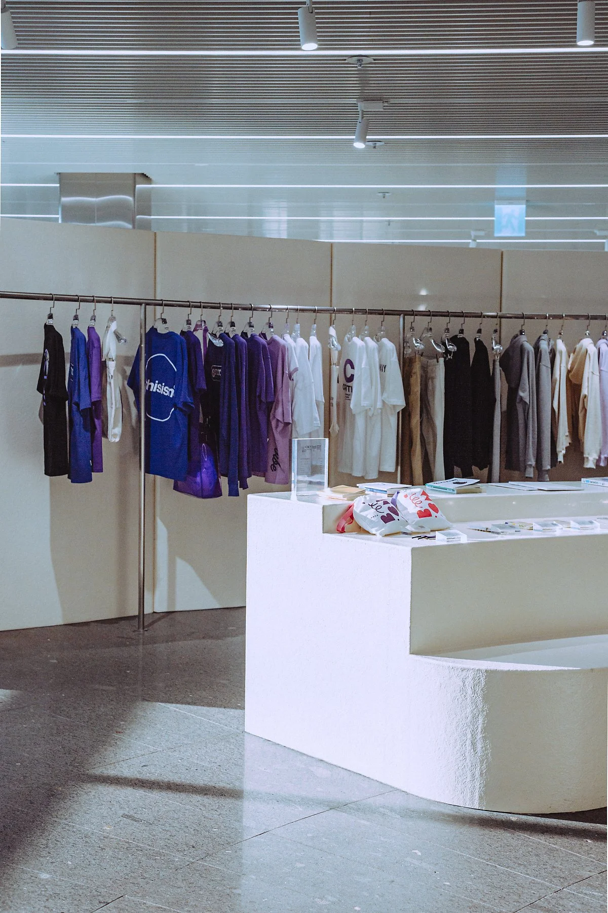 %EB%AC%B4%EC%8B%A0%EC%82%AC_%ED%85%8C%EB%9D%BC%EC%8A%A4-5.jpg?type=w1200