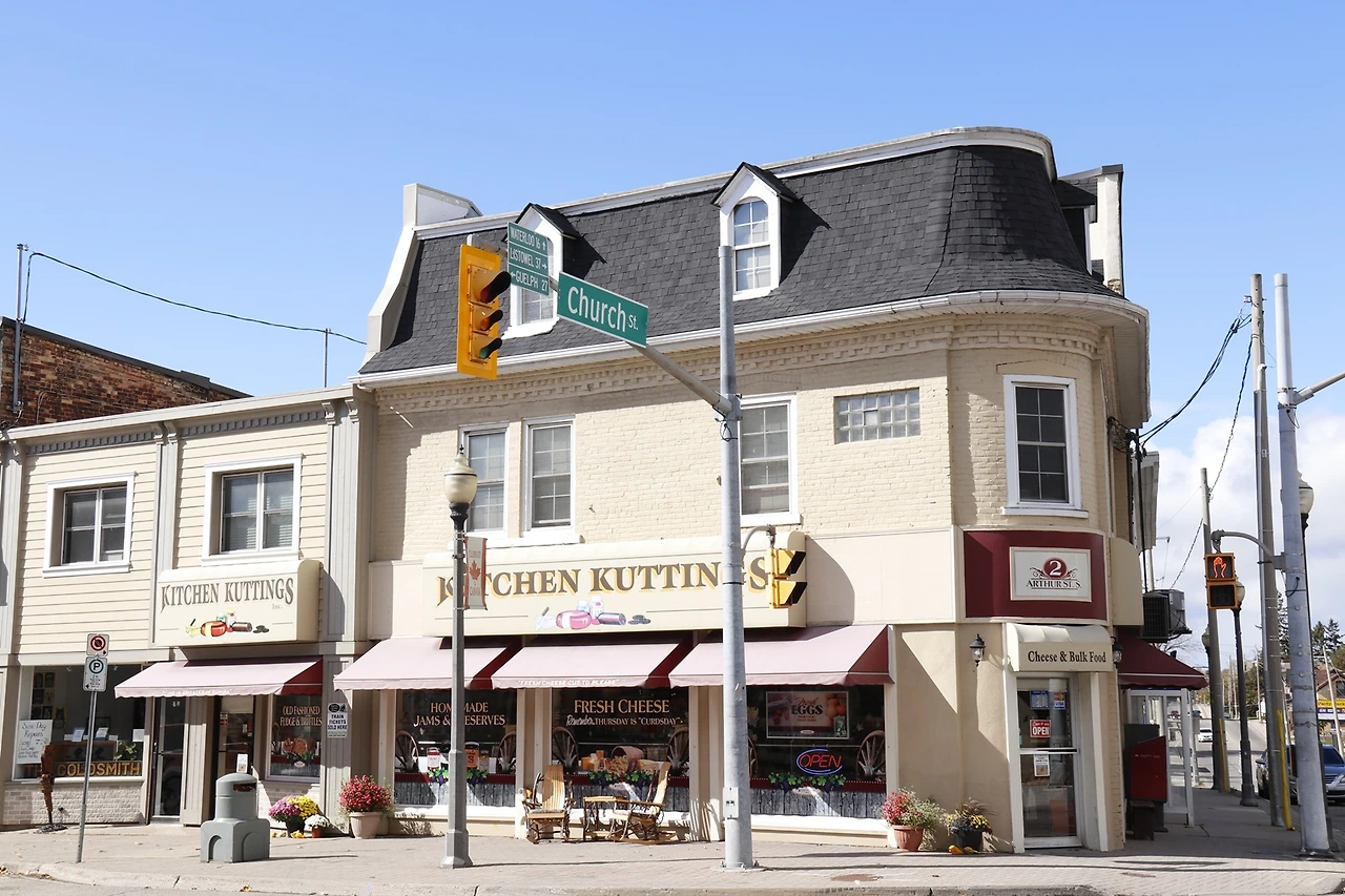 18.Kitchen Kutting-Elmira.JPG