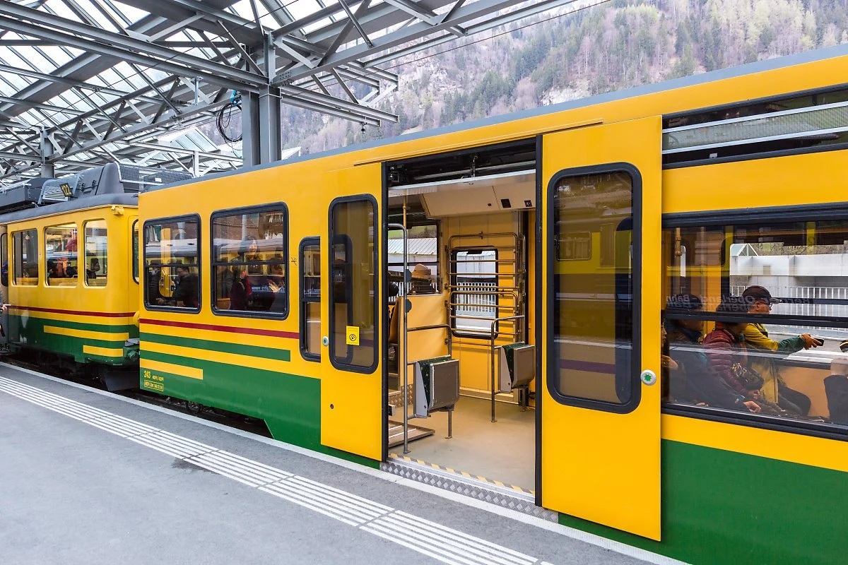 %EC%9D%B8%ED%84%B0%EB%9D%BC%EC%BC%84_%EC%98%A4%EC%8A%A4%ED%8A%B8_%EC%97%AD_%EC%97%B4%EC%B0%A8_%EB%AA%A8%EC%8A%B5_%283%29.jpg?type=w1200