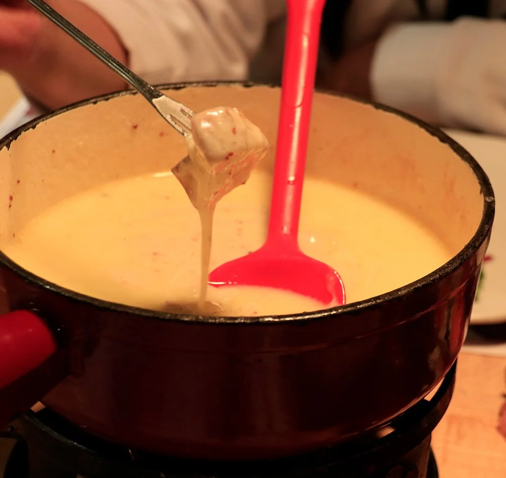 16-3.%EC%B9%98%EC%A6%88-%ED%90%81%EB%92%A4.jpg?type=w1200