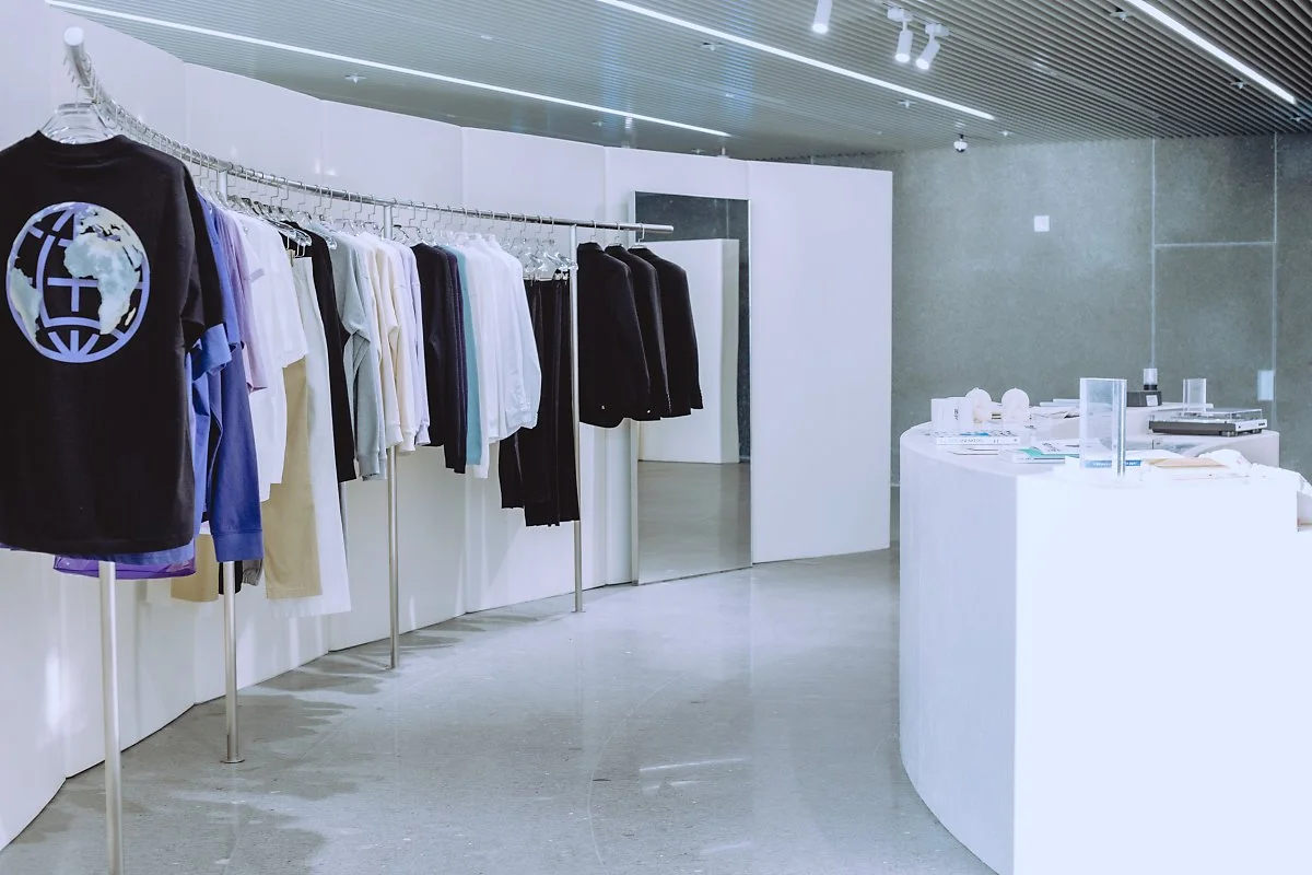 %EB%AC%B4%EC%8B%A0%EC%82%AC_%ED%85%8C%EB%9D%BC%EC%8A%A4-1-3.jpg?type=w1200