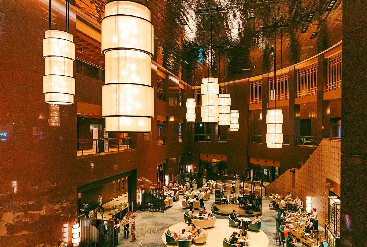 d_%EA%B7%B8%EB%9E%9C%EB%93%9C_%EC%9D%B8%ED%84%B0%EC%BB%A8%ED%8B%B0%EB%84%A8%ED%83%88_%EC%84%9C%EC%9A%B8_%ED%8C%8C%EB%A5%B4%EB%82%98%EC%8A%A4_%EB%A1%9C%EB%B9%84_%EB%9D%BC%EC%9A%B4%EC%A7%80__%EB%B0%94_1.jpg?type=w1200