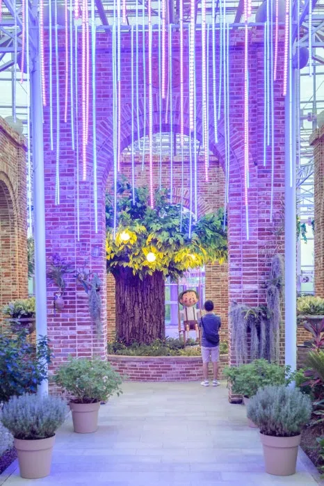 39_%EB%B9%9B%EC%9D%B4_%EC%8F%9F%EC%95%84%EC%A7%80%EB%8A%94_%EB%93%AF%ED%95%9C_%EB%B6%84%EC%9C%84%EA%B8%B0._%ED%99%94%EB%A0%A4%ED%95%98%EA%B3%A0_%EC%9B%85%EC%9E%A5%ED%95%98%EB%8B%A4.jpg?type=w466