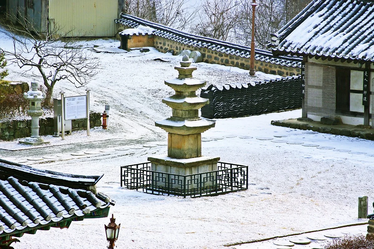 %EB%B9%84%EC%95%94%EC%82%AC_%EC%82%BC%EC%B8%B5%EC%84%9D%ED%83%91.JPG?type=w1200