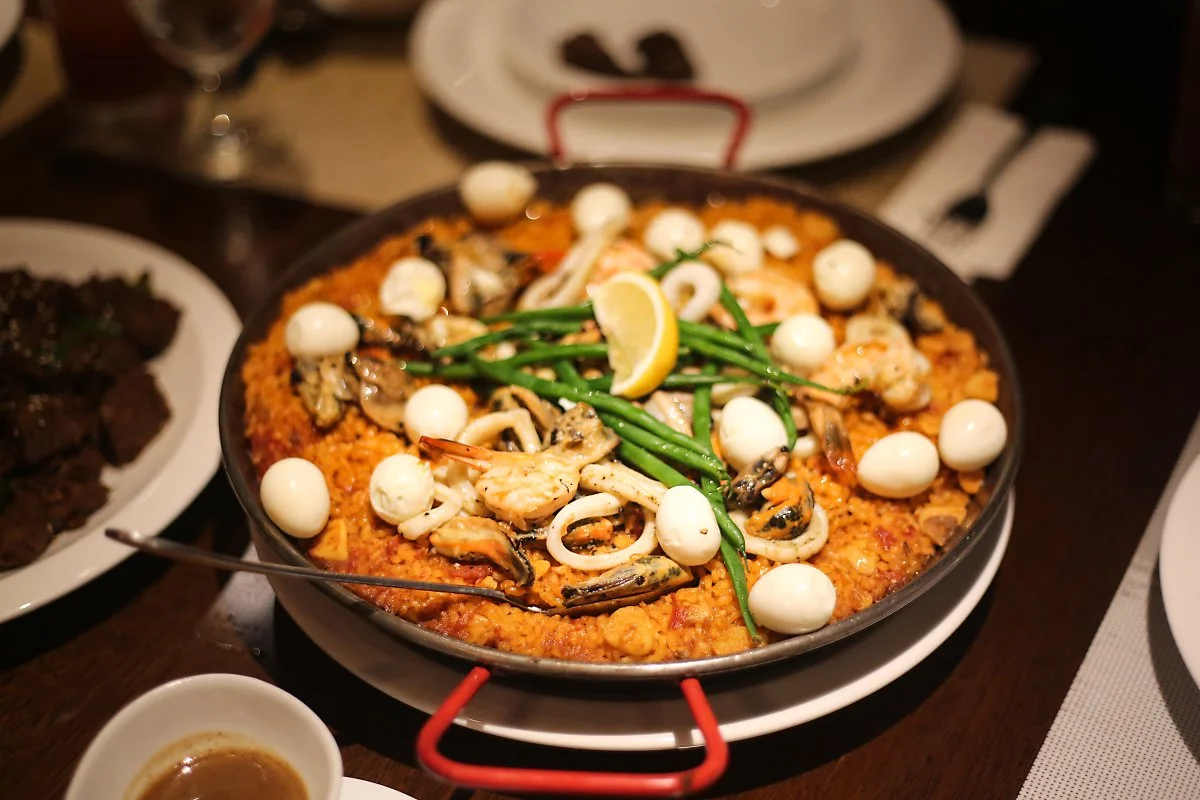 %EC%8A%A4%ED%8E%98%EC%9D%B8%EC%9D%98_%EC%98%81%ED%96%A5%EC%9D%84_%EB%B0%9B%EC%95%84_%ED%95%84%EB%A6%AC%ED%95%80%EC%97%90%EC%84%9C%EB%8A%94_%EB%B9%A0%EC%97%90%EC%95%BC%EB%8F%84_%EC%A6%90%EA%B2%A8%EB%A8%B9%EB%8A%94%EB%8B%A4.jpg?type=w1200