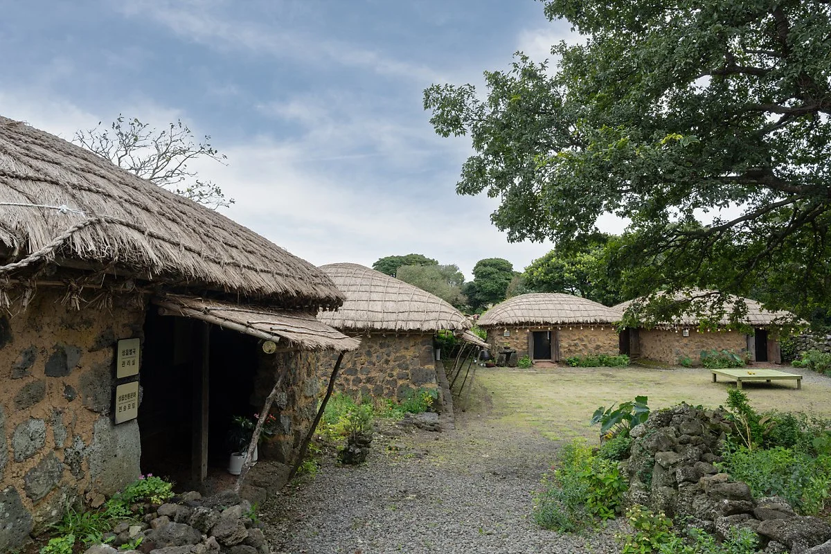 4_%EC%84%B1%EC%9D%8D%EB%AF%BC%EC%86%8D%EB%A7%88%EC%9D%84%EC%9D%98_%EC%A0%84%EA%B2%BD.jpg?type=w1200