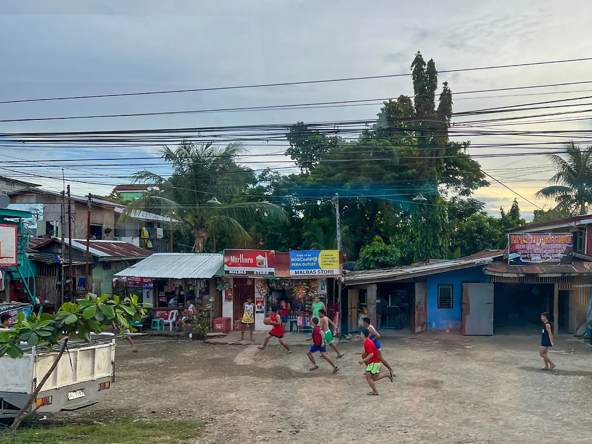 %EB%A6%AC%EC%A1%B0%ED%8A%B8_%EA%B0%80%EB%8A%94_%EA%B8%B8_%ED%92%8D%EA%B2%BD.jpg?type=w1200