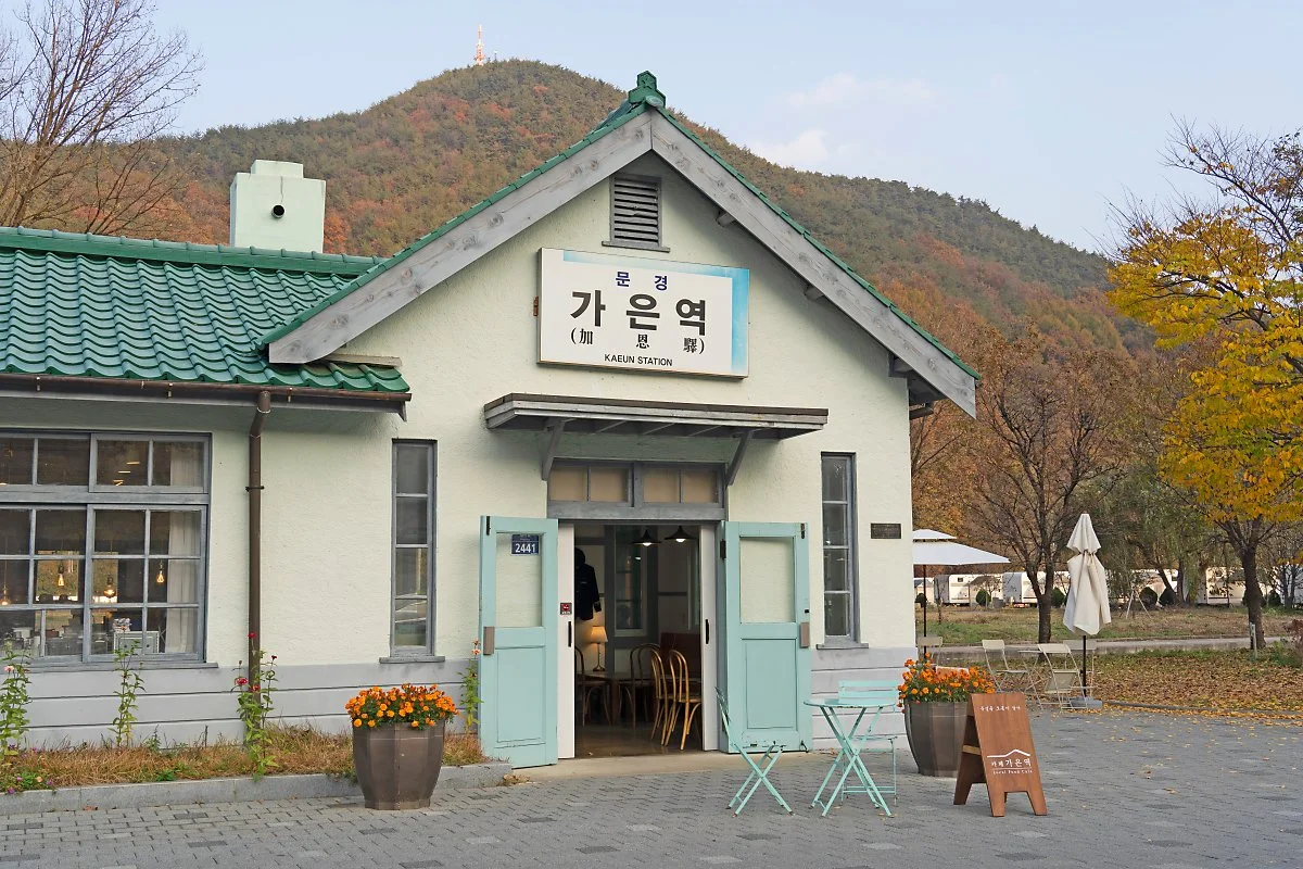 %EC%82%AC%EC%A7%848_%EC%B9%B4%ED%8E%98_%EA%B0%80%EC%9D%80%EC%97%AD.jpg?type=w1200