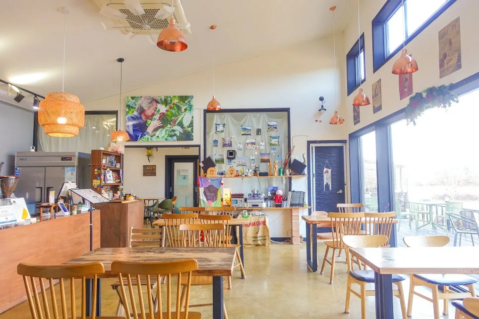 %EC%82%B0%ED%8B%B0%EC%95%84%EA%B3%A0_%EC%BB%A4%ED%94%BC%EB%86%8D%EC%9E%A5_(3)_-_%EB%86%8D%EC%9E%A5_%EB%82%B4%EB%B6%80.jpg?type=w966