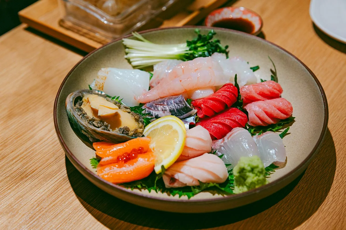 d_%EC%9E%89%EA%BC%AC_1.jpg?type=w1200