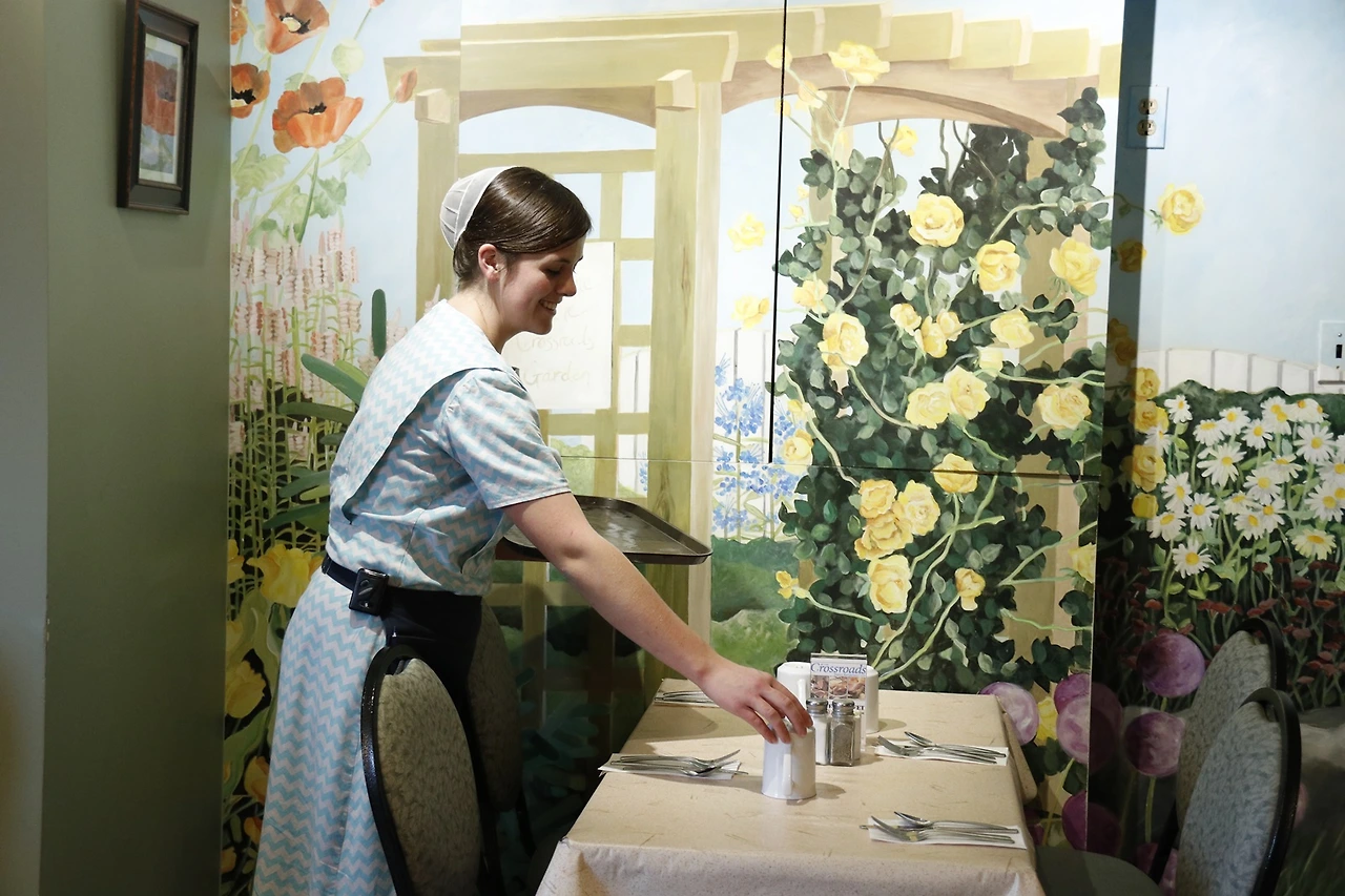 30.Garden Room1-Crossroad.JPG