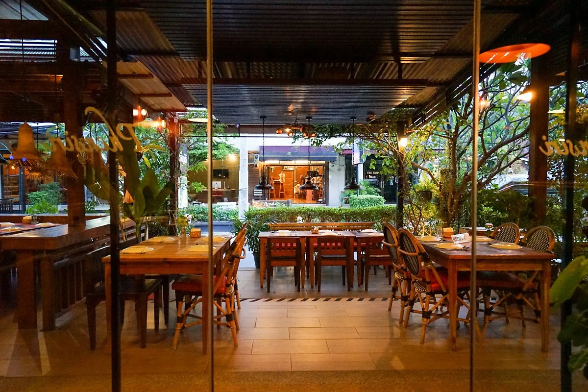 Phensiri_Thai_Restaurant_%281%29.jpg?type=w1200