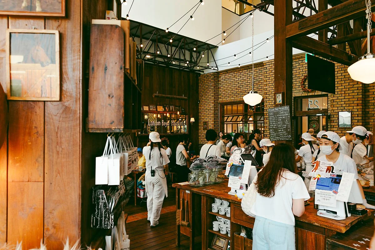 d_%EB%9F%B0%EB%8D%98%EB%B2%A0%EC%9D%B4%EA%B8%80%EB%AE%A4%EC%A7%80%EC%97%84_%EC%9E%A0%EC%8B%A4%EC%A0%90_1.jpg?type=w1200