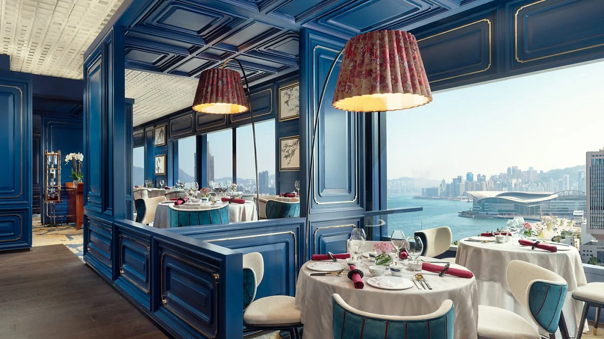 Mandarin-Oriental-Hong-Kong-Michelin-Starred-Man-Wah-Main-Dining-Area.jpg?type=w1200