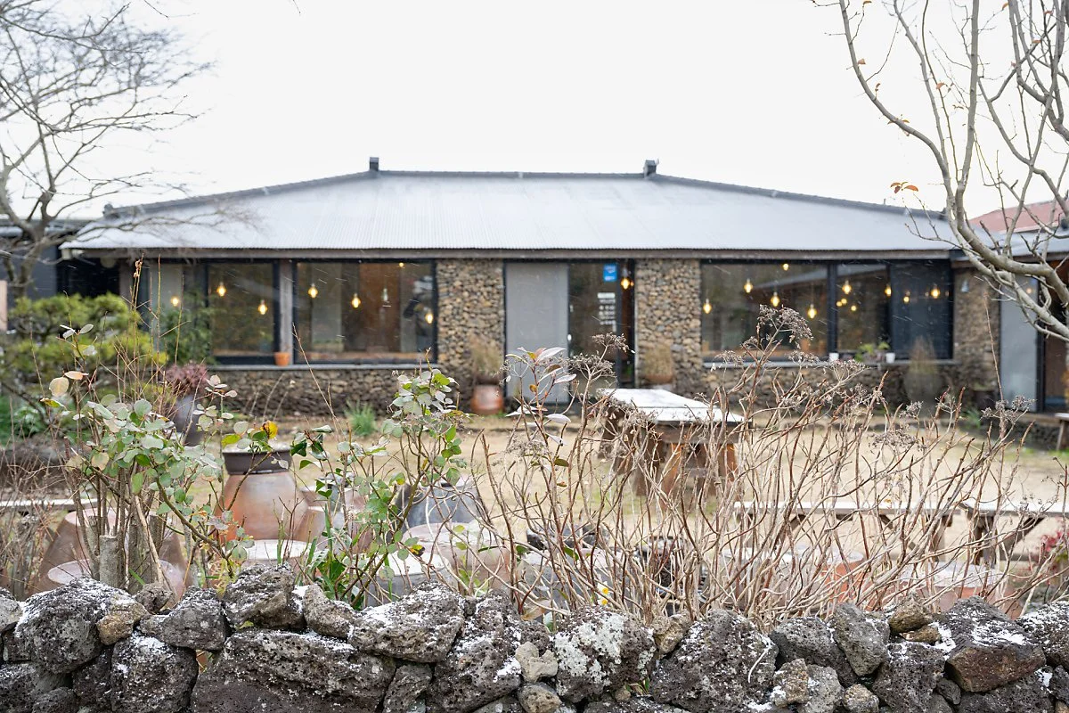 23_%EC%84%B1%EC%9D%8D%EB%AF%BC%EC%86%8D%EB%A7%88%EC%9D%84%2C_%EC%9D%B4%EA%B3%B3%EC%97%90_%EA%B3%A0%EC%86%8C%EB%A6%AC_%EC%88%A0_%EC%9D%B5%EB%8A%94_%EC%A7%91%EC%9D%B4_%EC%9E%88%EB%8B%A4.jpg?type=w1200