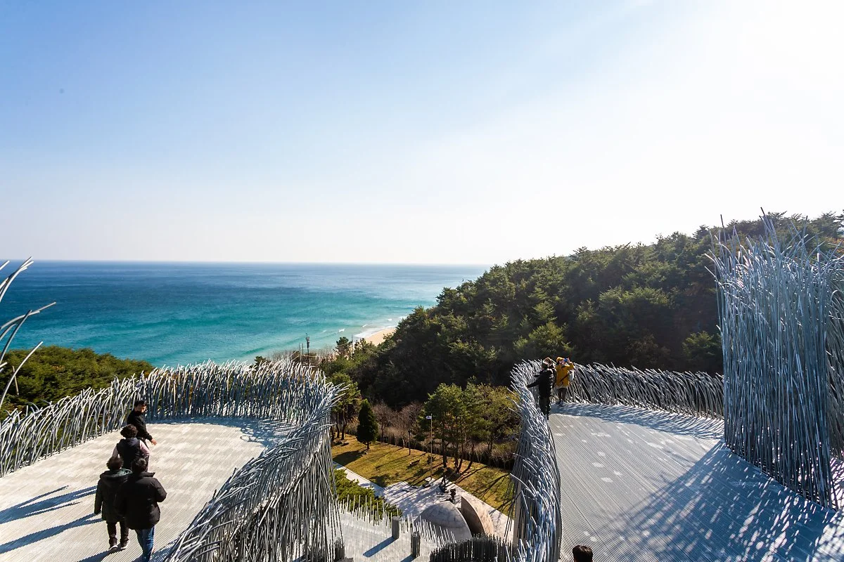 %EB%84%98%EC%8B%A4%EB%8C%80%EB%8A%94_%ED%8C%8C%EB%8F%84%EB%A5%BC_%ED%98%95%EC%83%81%ED%99%94%ED%95%9C_%EC%9E%91%ED%92%88.jpg?type=w1200